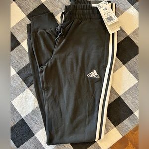 NWT  WOMENS ADIDAS ESSENTIALS 3-STRIPES PANTS XS